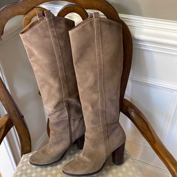 Dolce Vita suede boots